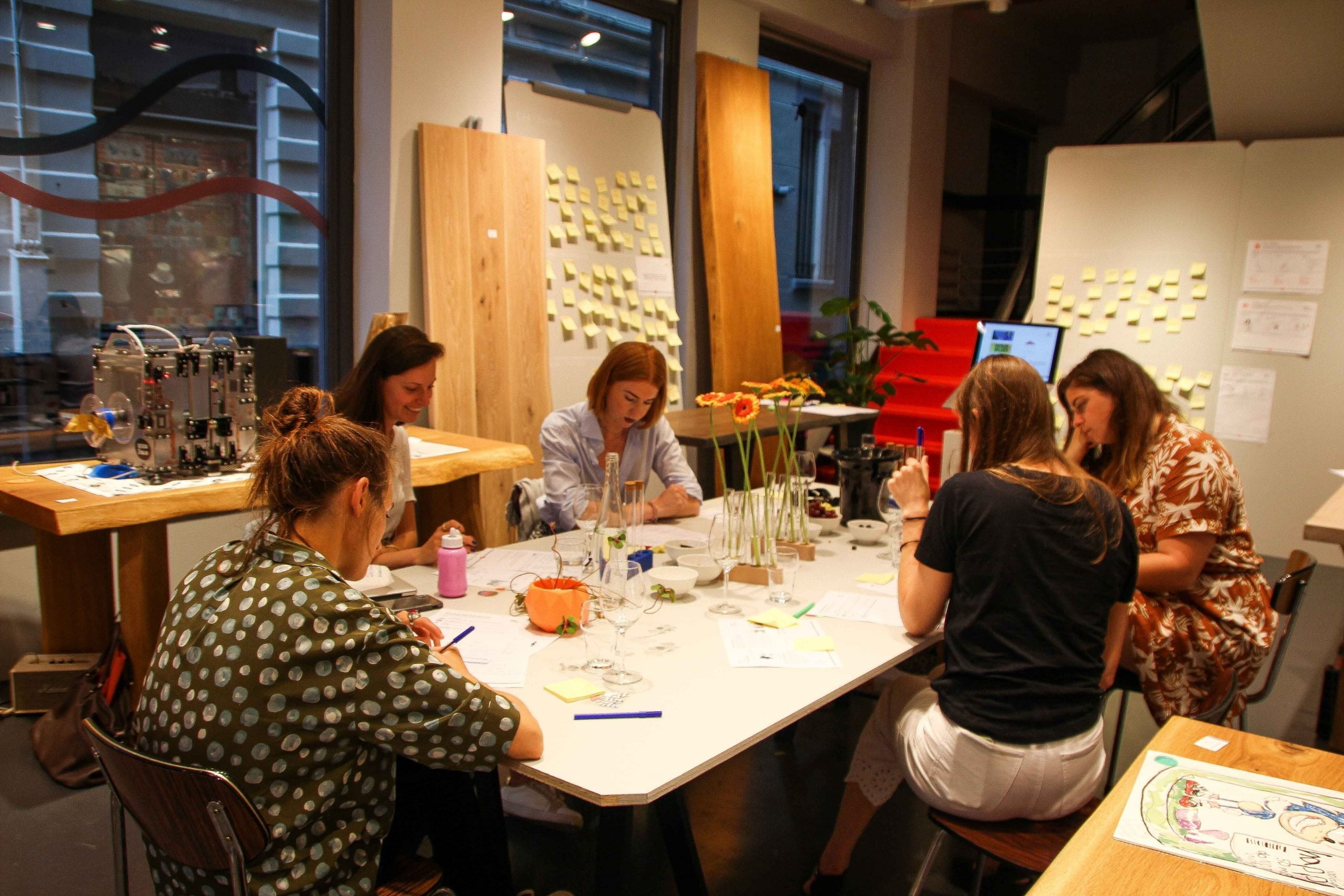 LR Design & Wine – Brainstorm – Amsterdam Center- 4.jpg LR Design Wine Brainstorm Amsterdam Center 4.jpg scaled